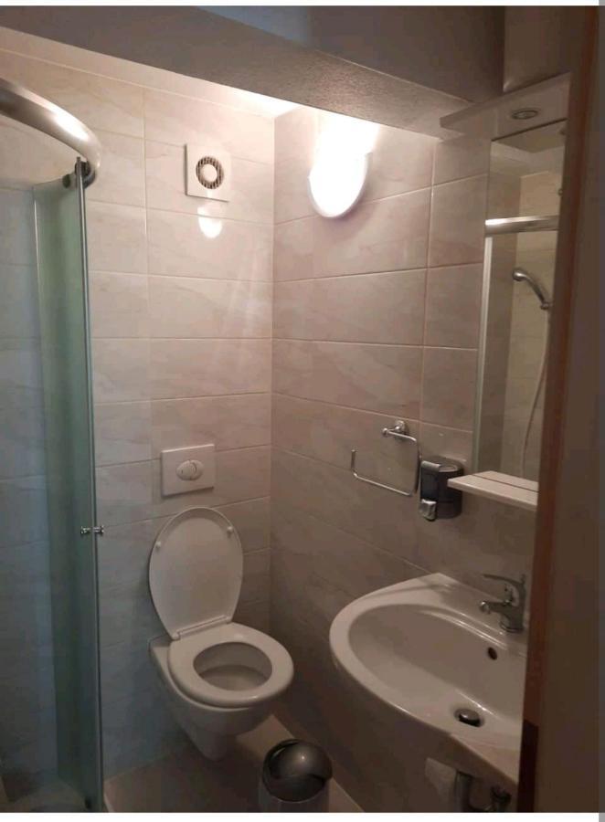 Hôtel Vila Doris à Baška Voda Extérieur photo