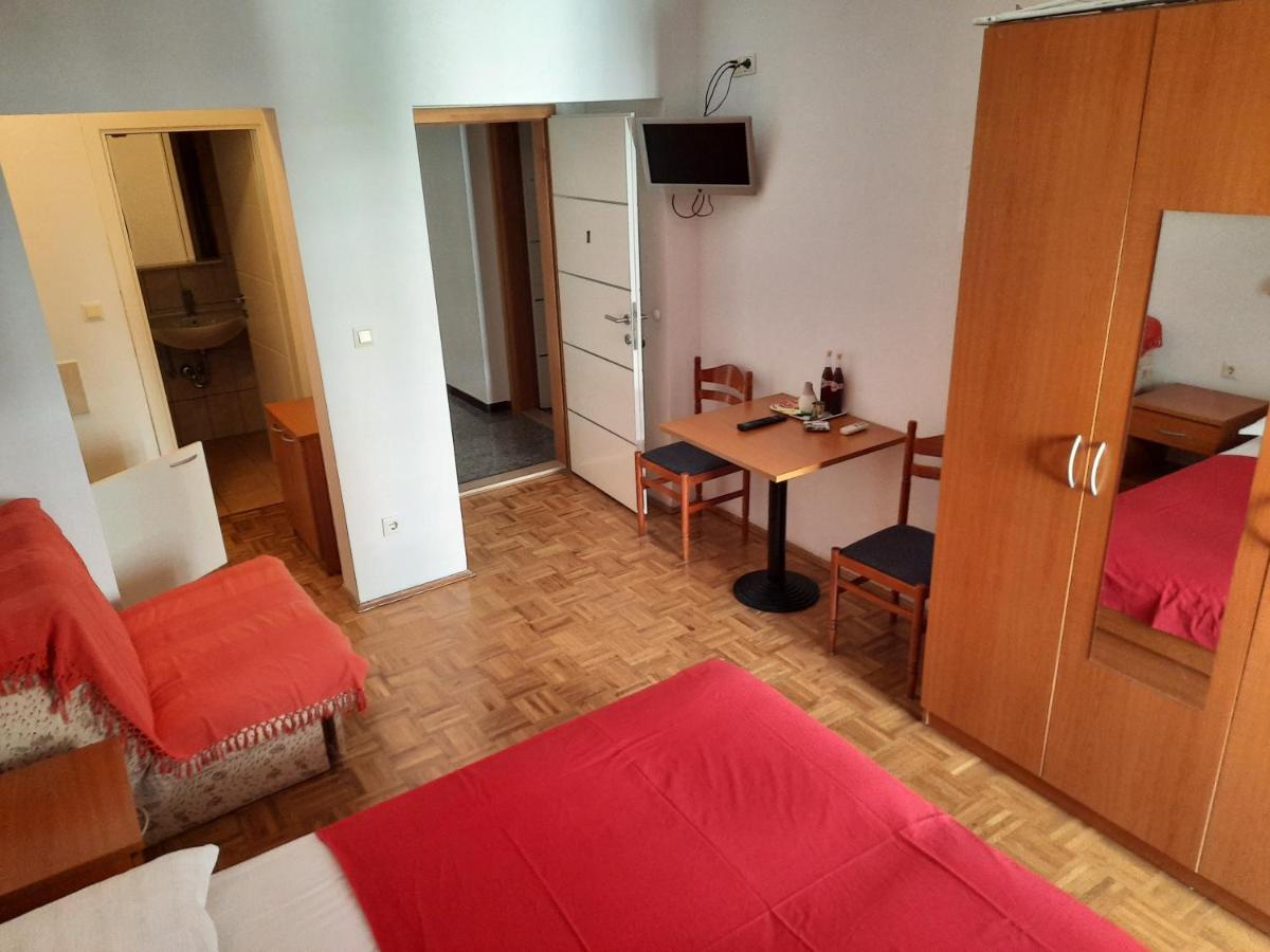 Hôtel Vila Doris à Baška Voda Extérieur photo